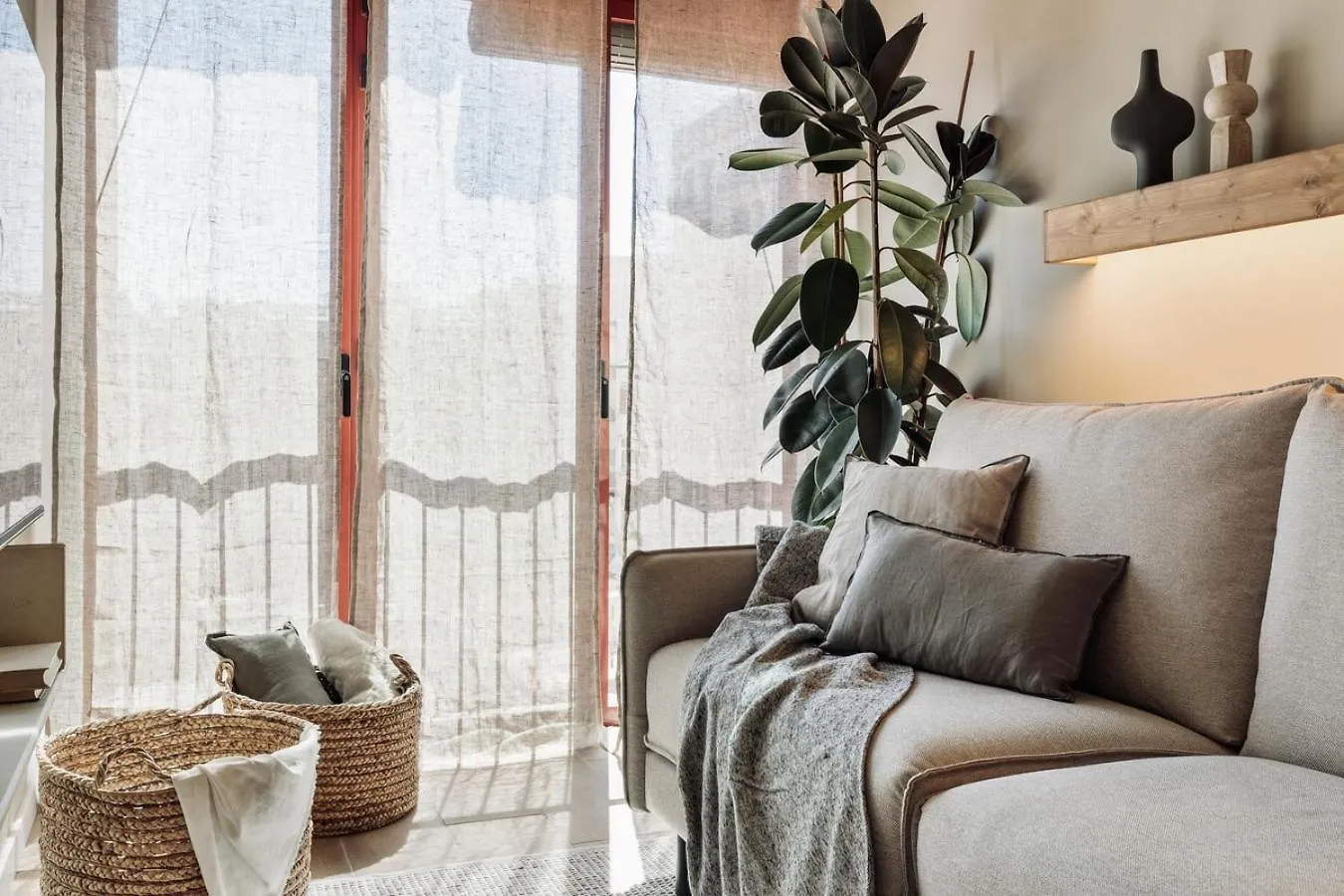 Canyelles - 2 Bedrooms And Terrace In Sant Antoni Barcelona Apartment