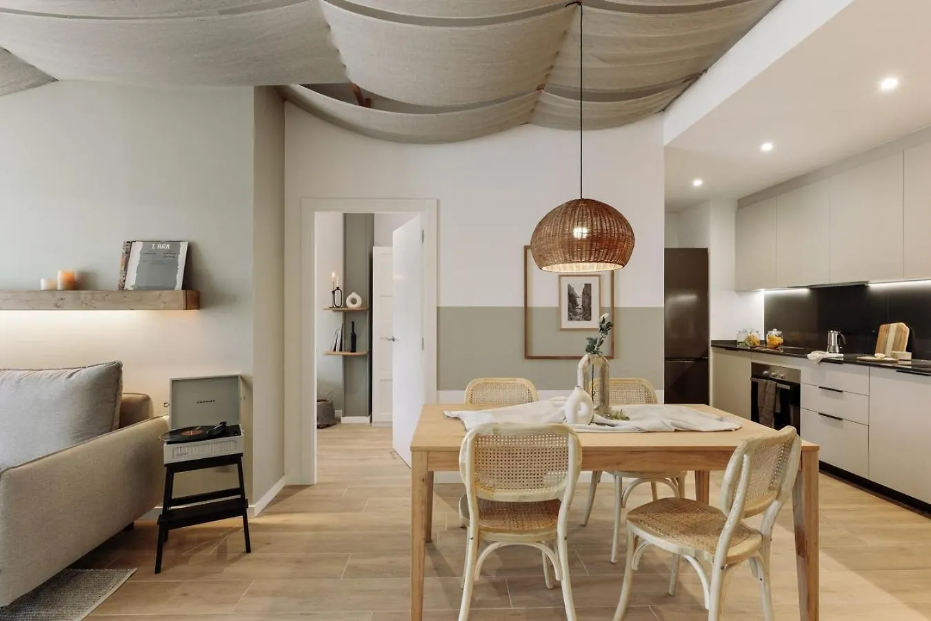 Apartment Canyelles - 2 Bedrooms And Terrace In Sant Antoni Barcelona Spain